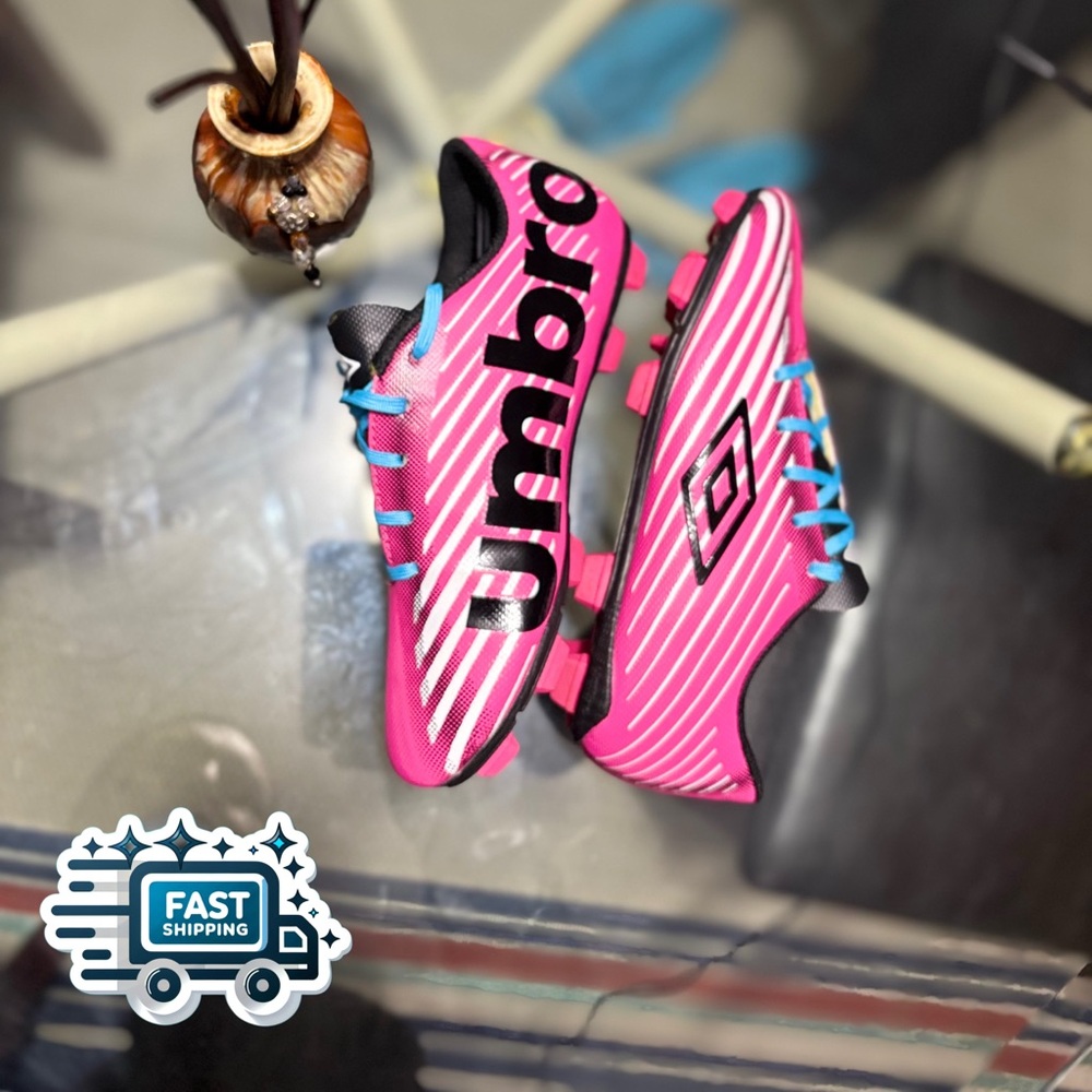 Umbro Kids Shoes in Pink and Black